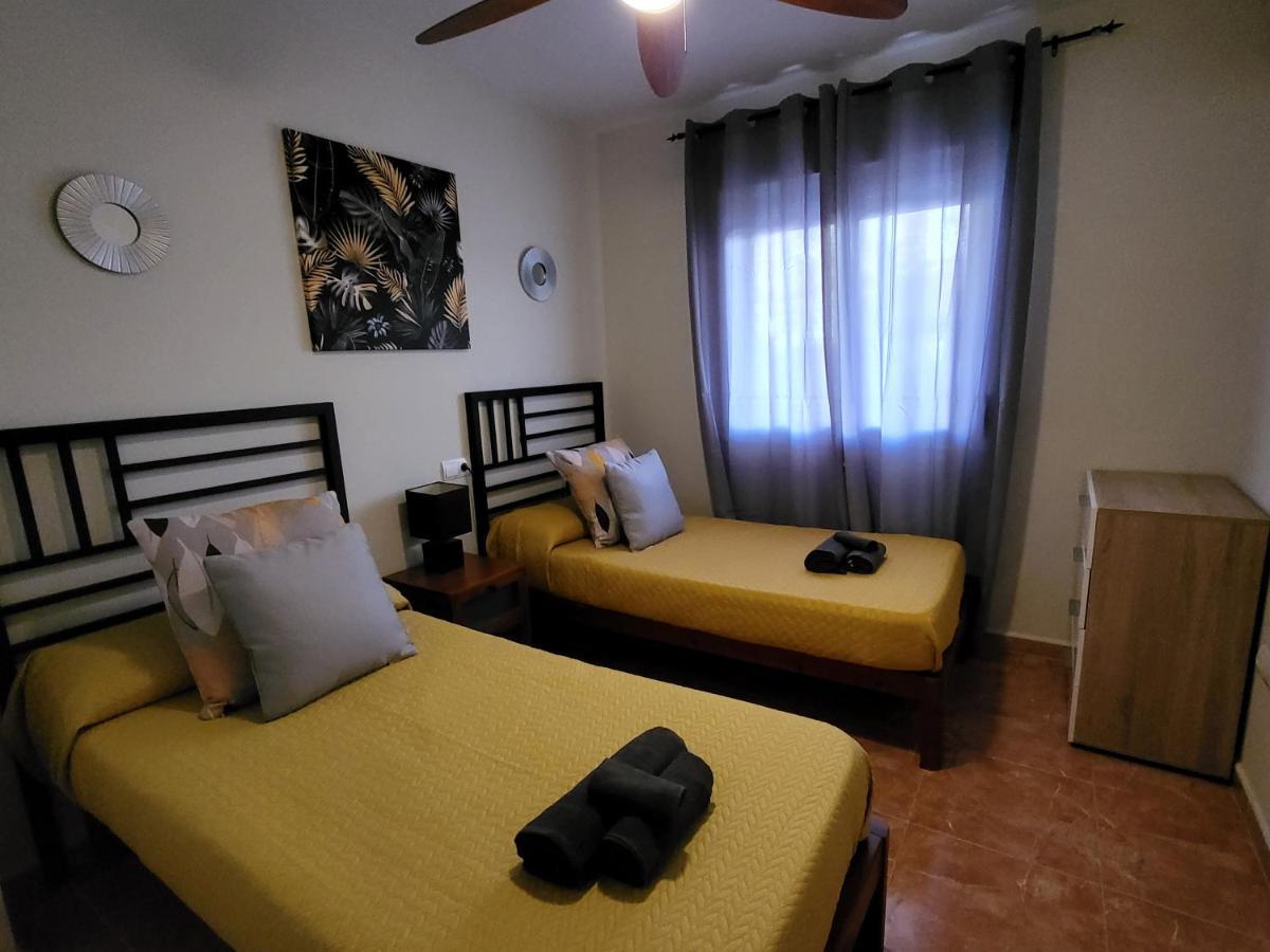 ¡Bajo precioso con salida directa a la piscina comunitaria en Paraíso de Vera! Exterior foto