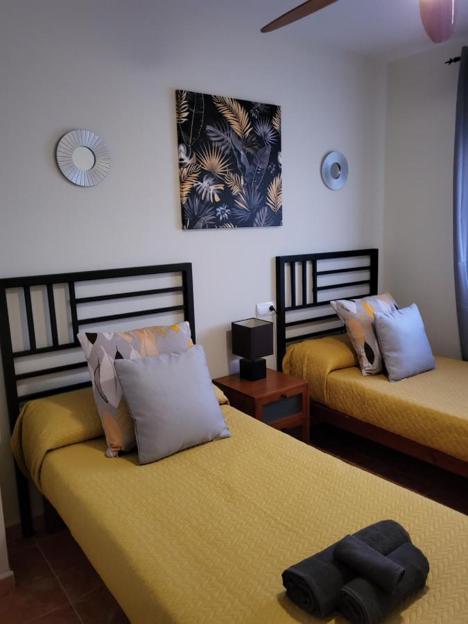¡Bajo precioso con salida directa a la piscina comunitaria en Paraíso de Vera! Exterior foto
