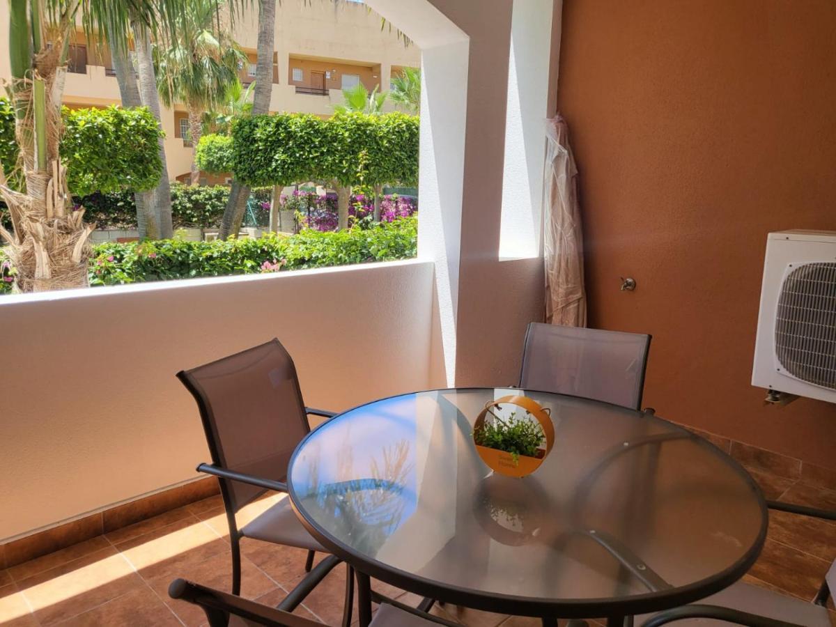 ¡Bajo precioso con salida directa a la piscina comunitaria en Paraíso de Vera! Exterior foto